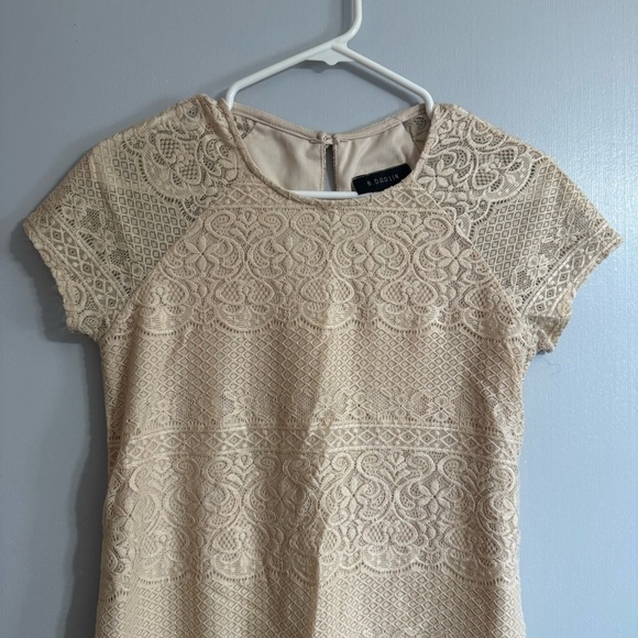 B.Darlin Elegant Cream Lace Above The Knee Dress Size Small - Picture 7 of 7